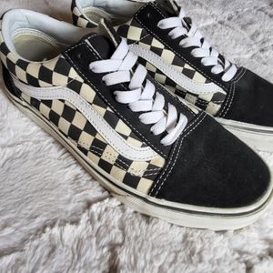 Vans black and white checkerboard